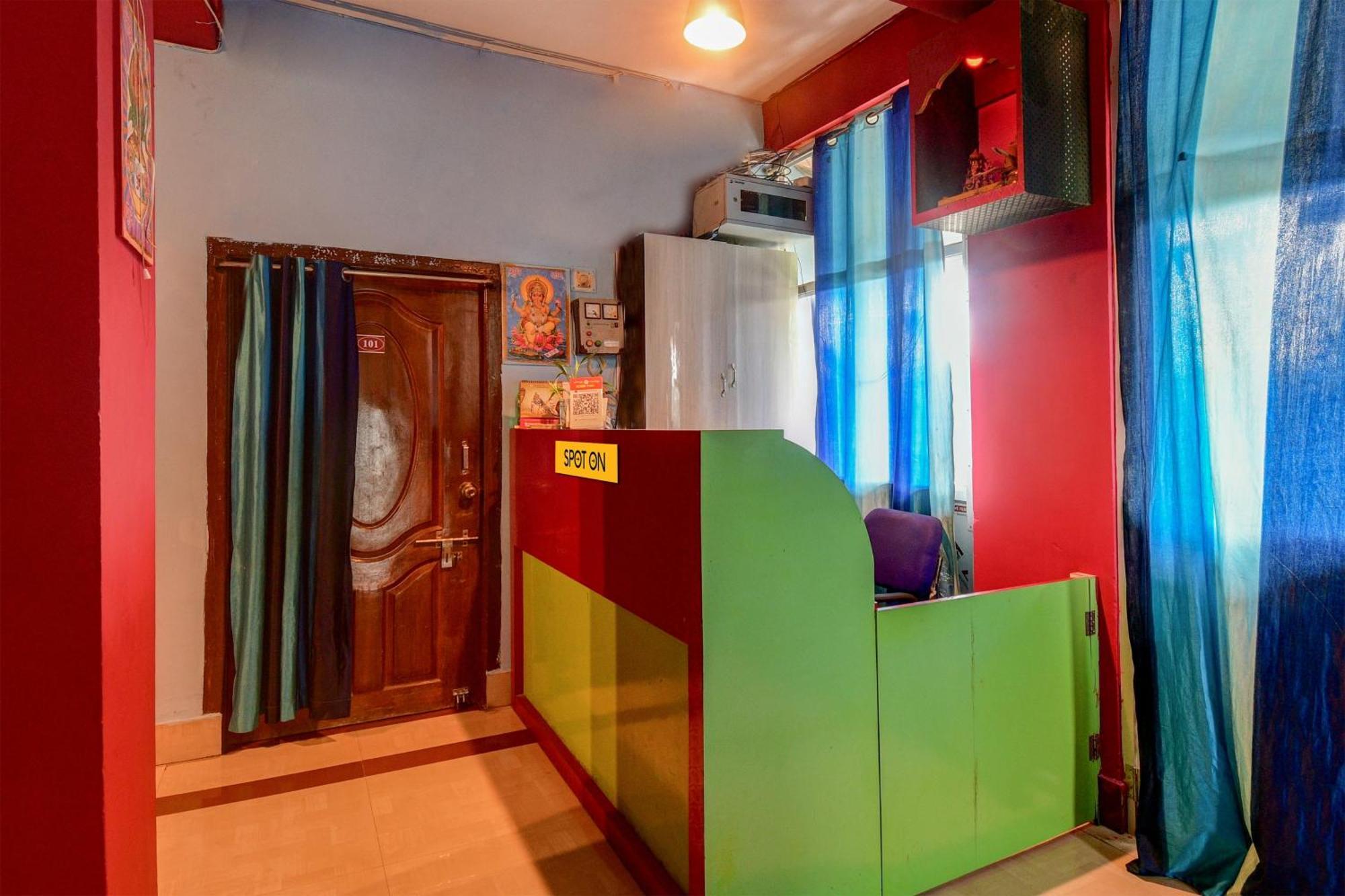 Oyo Flagship Pratikshya Guest House Baripada Exteriör bild